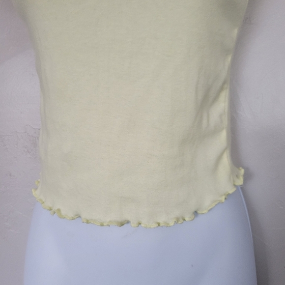 Rue21 XS Pale Yellow Short Sleeve Baby Tee T-shirt Pink Embroidered Graphic Y2K - Picture 2 of 6